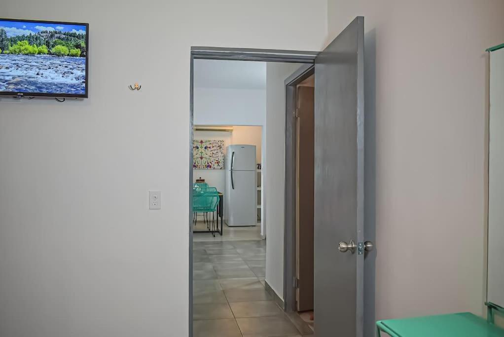 Downtown Beautiful 2Br Apartment Blocks From Beach #5 La Paz Buitenkant foto